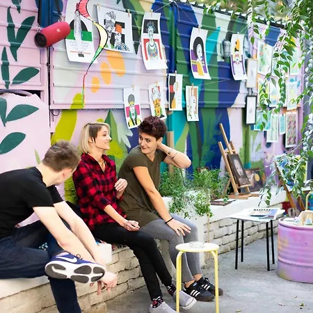 Good People Design بيت شباب