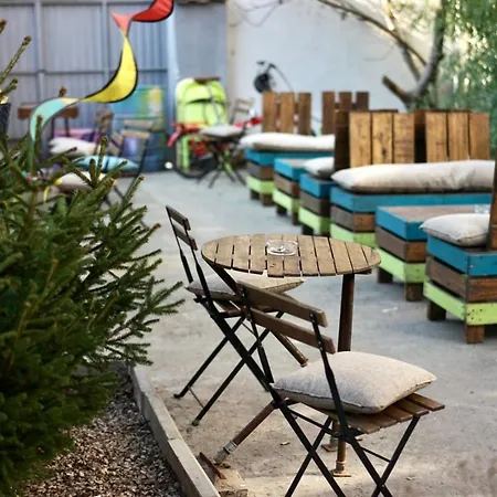 Hostel Good People Design