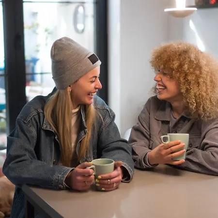 Hostel Good People Design *