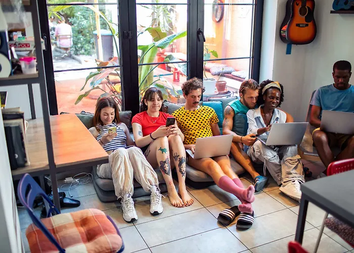 Hostel Good People Design *